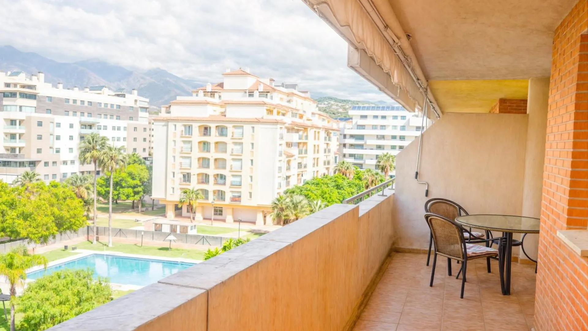 Central Park-Coastal Refuge By The Beach Estepona Apartment