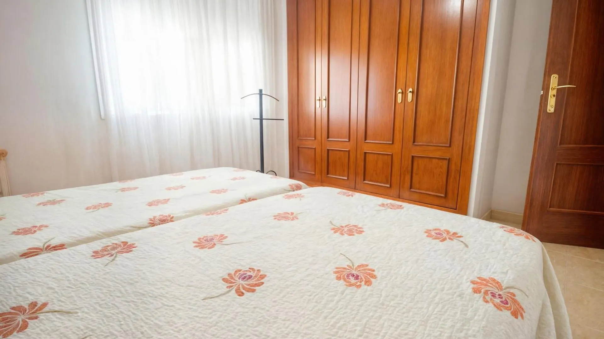 Central Park-Coastal Refuge By The Beach Estepona