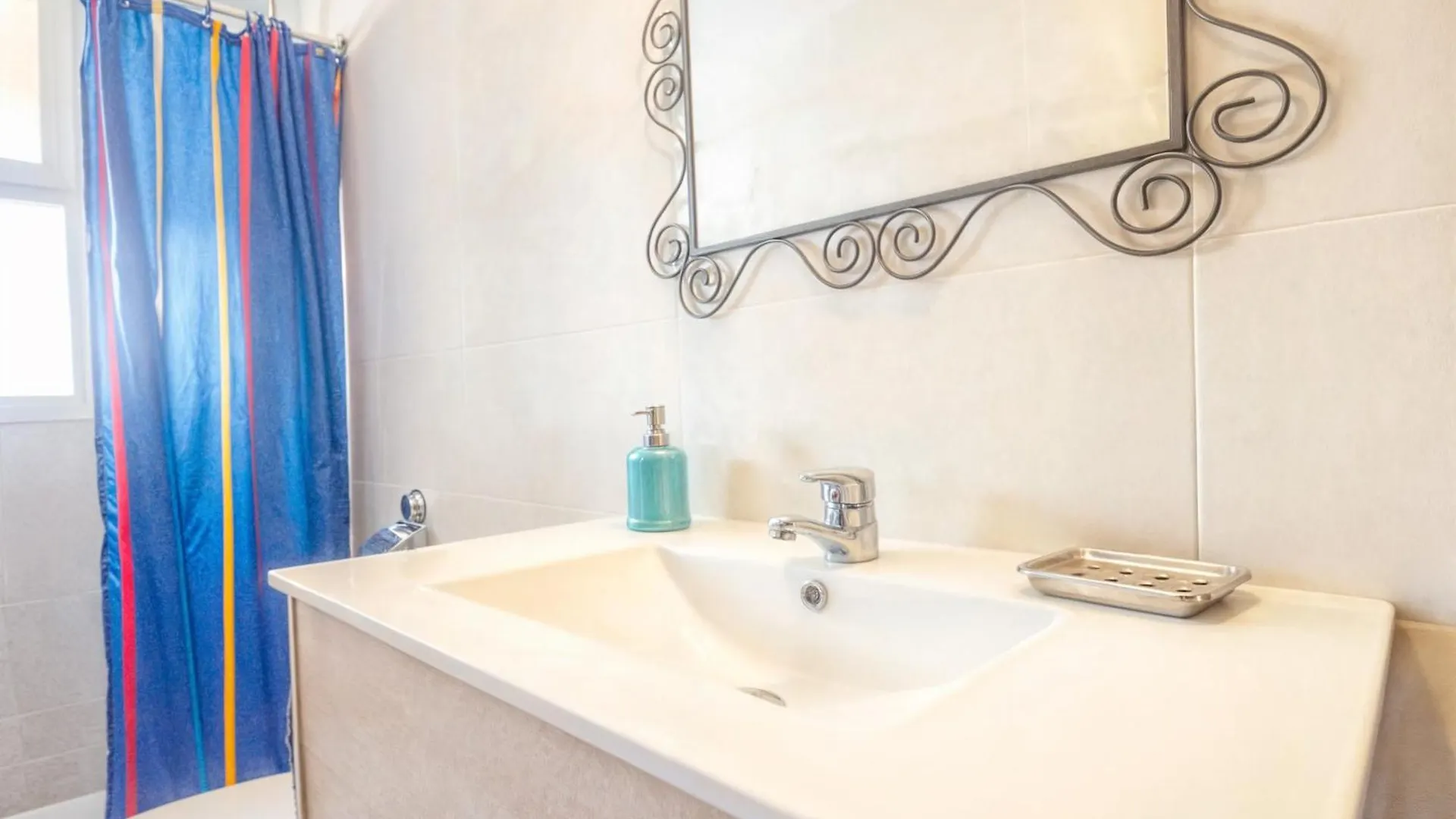 Central Park-Coastal Refuge By The Beach Estepona