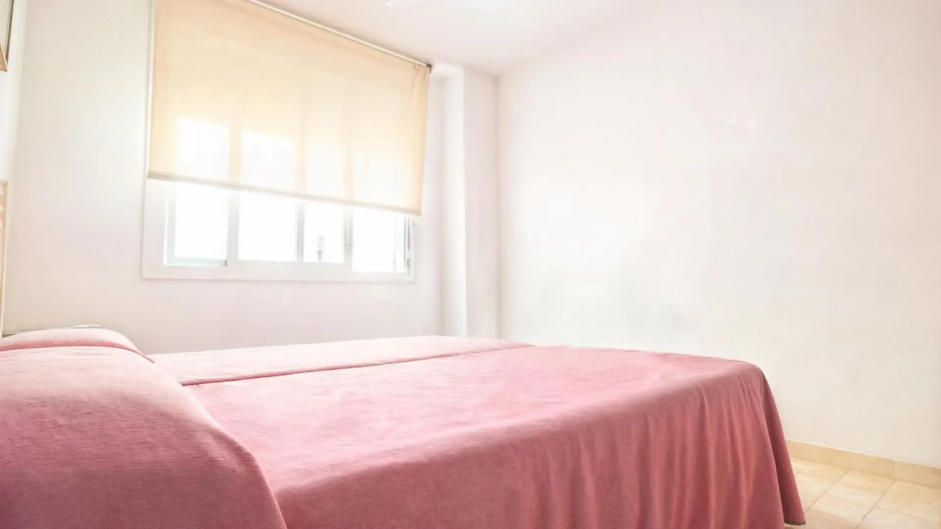 Central Park-Coastal Refuge By The Beach Estepona Apartment